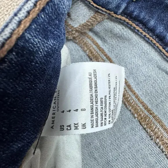 American Eagle Midi Shorts Blue Distressed Pockets Women’s Size 4 - Picture 11 of 11